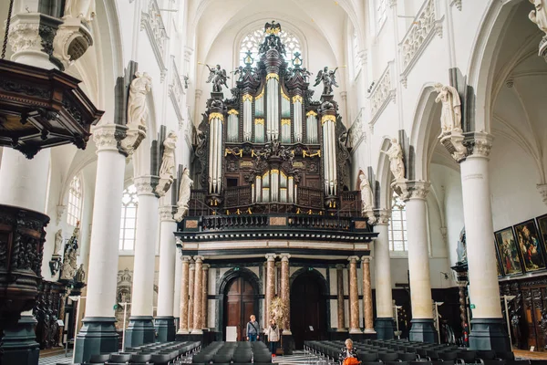 比利时安特卫普 圣保罗教堂的内部 大教堂的大理石主祭坛 — 图库照片