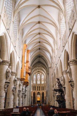 Gotik Katedral 'in içinde. Michael ve St. Gudula, Belçika, Brüksel, Avrupa.
