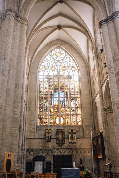 Gotik Katedral 'in içinde. Michael ve St. Gudula, Belçika, Brüksel, Avrupa.