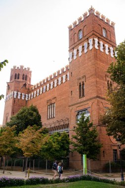 Ünlü Parc de la Ciutadella ya da Citadel Park, Ciutat Vella, Barcelona, Katalonya 'nın kuzeydoğu kıyısında bir parktır. Şehir hayvanat bahçesi, müzeler ve Katalonya Parlamentosu var.