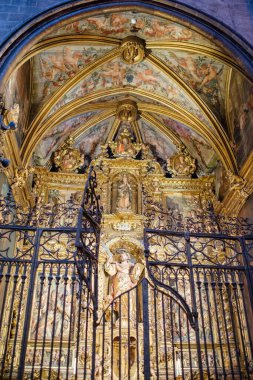 Kutsal Haç Katedrali ve Barselona, İspanya ve Katalonya 'nın Gotik Mahallesi' ndeki Aziz Eulalia.