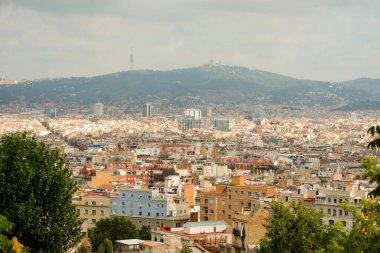 İspanya 'da bir yaz günü Barcelona' nın panoramik manzarası