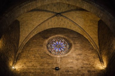 Aziz Peter Kilisesi 'nin Gotik Mahzeni Figueres, Katalonya, İspanya.