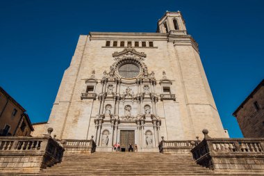 Katalonya 'daki Girona Katedrali, İspanya, Romanesk, Gotik ve Barok mimarisi, kent simgesi