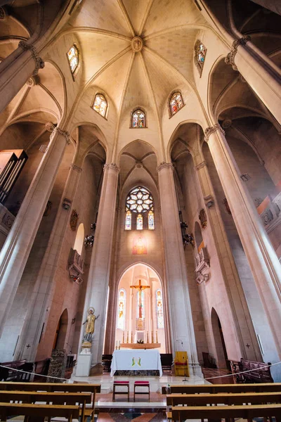 Iglesia Del Tibidabo Montaña Barcelona Con Estatua Cristo Que Domina —  Fotos de Stock