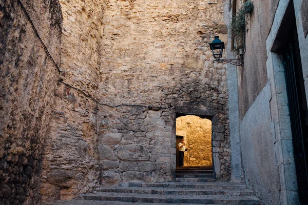 Calles Medievales Girona Callejón Medieval Con Muros Piedra Girona —  Fotos de Stock