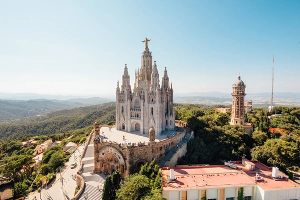 Tibidabo Kostel Hoře Barceloně Kristovou Sochou Nad Městem — Stock fotografie