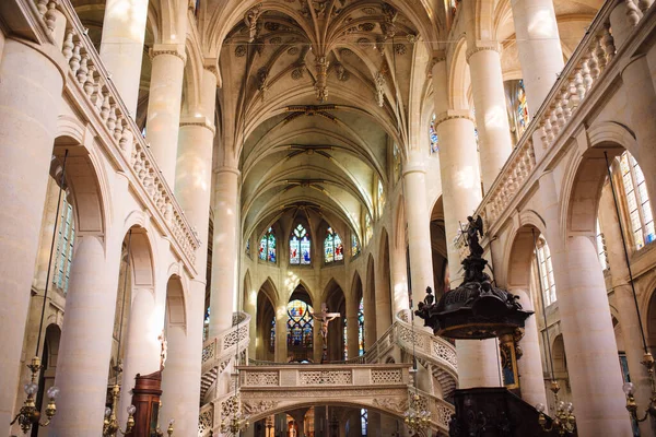 Paris, Fransa Saint-Etienne-du-Mont Kilisesi 1494-1624 Pantheon 'un yanında. Burası Aziz Genevieve Tapınağı. Paris 'in koruyucu azizi..