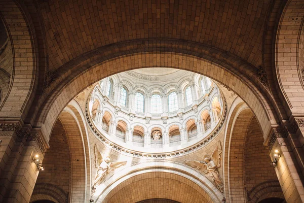 Paris 'in Kutsal Yüreği Bazilikası' nın iç manzarası, yaygın olarak Sacre Coeur Bazilikası olarak bilinir, Paris, Fransa.