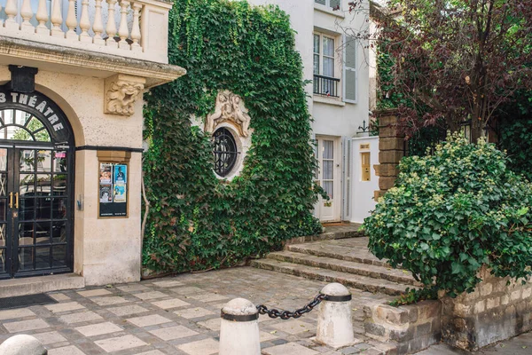 Uma Rua Paris Dia Ensolarado Outono — Fotografia de Stock