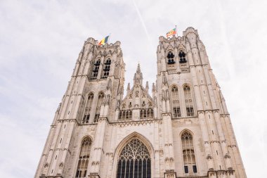 Güzel gotik katedral Saint-Michel et Sainte-Gudule St. Michael ve Belçika 'nın başkenti Brüksel' deki St. Gudula Katedrali.