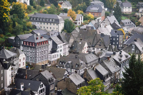 Kilátás Nyílik Város Monschau Vár Hegy Tetejéről Németország Egy Felhős — Stock Fotó