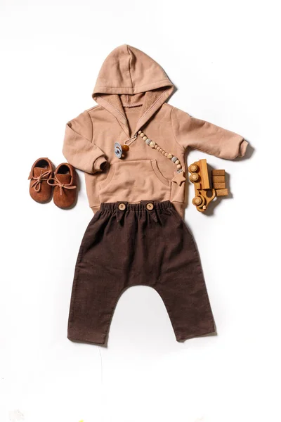 Flatlay Van Kinderkleding Kinderbruine Schoenen Voor Herfst Bruine Broek Beige — Stockfoto