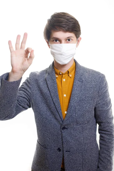 Zatrzymać Infekcję Zdrowy Człowiek Pokazuje Gest Zdjęciu Mężczyzna Nosi Maskę — Zdjęcie stockowe