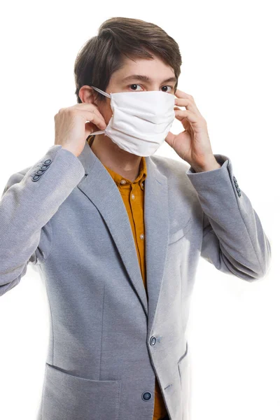 Coronavirusvirus 2020 Influensa Epidemi Man Bär Skyddande Mask Vit Bakgrund — Stockfoto