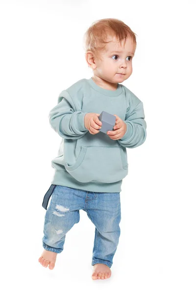 Moderigtigt Portræt Charmerende Baby Dreng Mint Sweatshirt Hvid Baggrund - Stock-foto