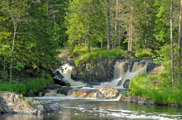 Cachoeira no rio Tohmajoki Imagem De Stock