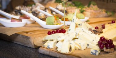 Çeşitli İtalyan meze bruschetta tabak