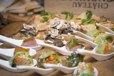 Çeşitli İtalyan meze bruschetta tabak