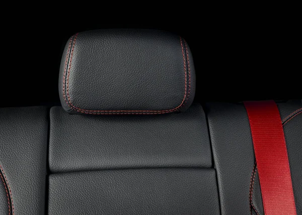 Modern luxus verseny autó fekete bőr, piros öltés — Stock Fotó