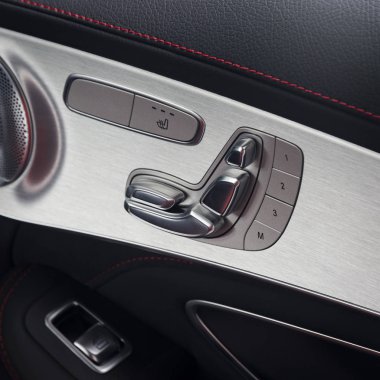 Kapı kolu güç koltuk kontrol düğmeleri bir lüks yolcu araba ile