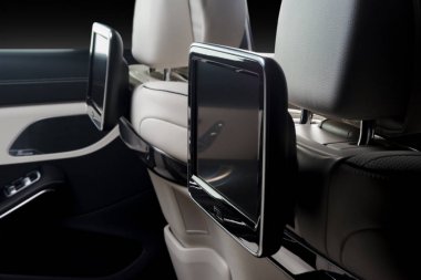 Arabanın içine. Prestij lüks modern otomobil iç.