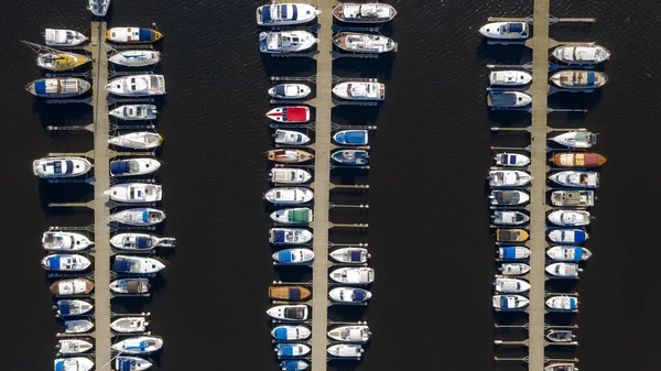 Vista aérea por Drone de Yacht Club e Marina — Fotografia de Stock