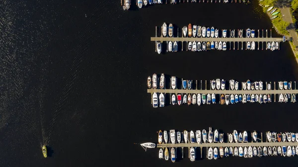 Vista aérea por Drone de Yacht Club e Marina — Fotografia de Stock