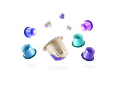 Beyaz arka planda izole kahve kapsülleri 