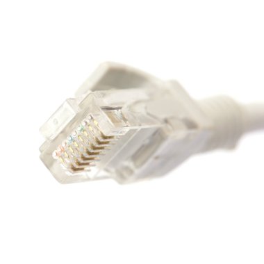 Rj 45 ağ kablosu, beyaz arkaplan üzerine makro görünümü kapat