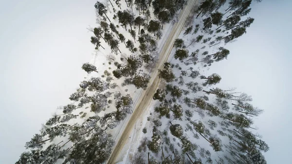 Widok Lotu Ptaka Zimową Drogę Krajobraz Zimowy Zdjęcia Lotnicze Lasu — Zdjęcie stockowe