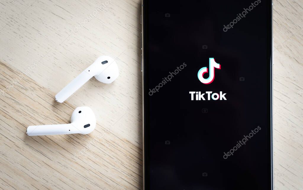 Sankt-Petersburg, Russia, April 5, 2020: Tik Tok application icon on Apple iPhone XS Max screen close-up. Tik Tok icon. tik tok application. Tiktok Social media network. Social media icon