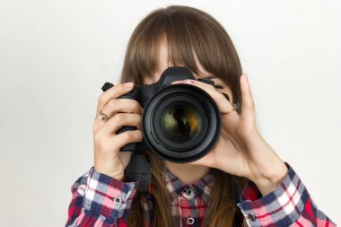 dslr fotoğraf makinesi ile kız