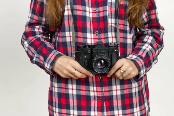 Menina com câmera velha — Fotografia de Stock