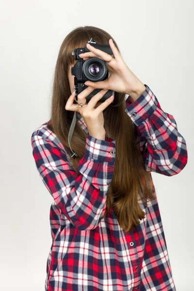 Menina com câmera velha — Fotografia de Stock