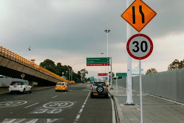 Fachada Medios Transporte Vías Acceso Del Aeropuerto Internacional Dorado Bogotá — Foto de Stock