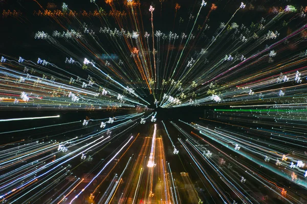 hafif çizgilerle uzun pozlama, hız hareket arka plan karanlık gece, patlama etkisi zoom, zoom patlaması ışık şehir