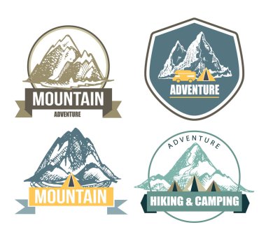 Kamp ve açık etkinlik logosu turizm kuruluşları, açık hava etkinlikleri ve kamp eğlence için. Turizm, yürüyüş ve etiketleri kamp. Elle çizilmiş dağlar.  