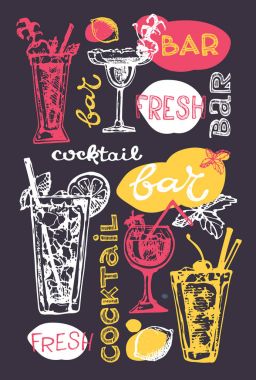 Kokteyl küme. Menü çubukları, restoranlar, Davetiyeler, duyurular grafik tasarım öğeleri. Elle çizilmiş kroki alkollü kokteyller kümesi. Vintage vektör çizim