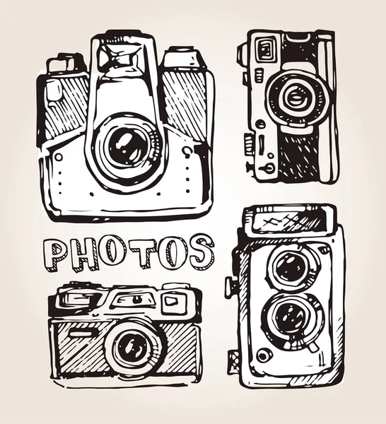 Retrocamera vettoriale disegnata a mano. Fai un bel tiro. ! — Vettoriale Stock