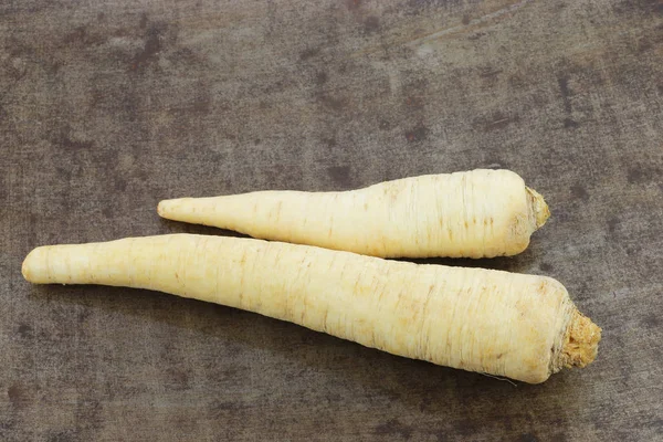 Bunch Freshly Harvested Parsly Root Grungy Metal Background — Stock Photo, Image