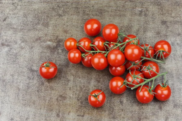 Fresh Cherry Tomatoes Vine Grungy Metal Background — Stock Photo, Image
