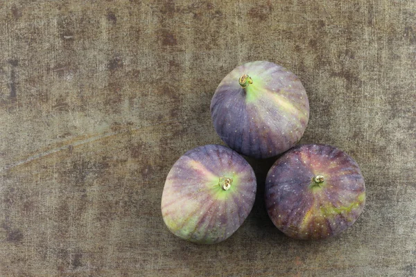Three Figs Ficus Carica Grungy Metal Background — Stock Photo, Image