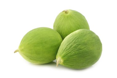 Beyaz arka planda üç taze cumelo (salatalık ve kavun karışımı).