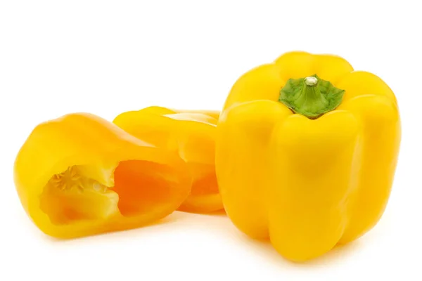 Pepper Capsicum Φρέσκα Κίτρινο Καμπάνα Και Μια Περικοπή Ένα Λευκό — Φωτογραφία Αρχείου