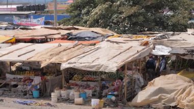 Naivasha Kenya-Temmuz 21, 2017: Afrika sokak pazar sebze ve gıda