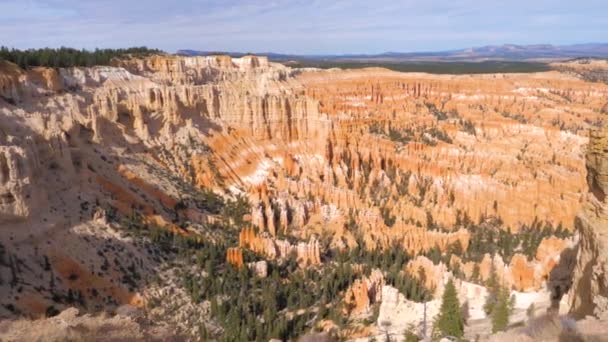 Bovenaanzicht In beweging op zand berg rood oranje Bryce Canyon National Park 4k — Stockvideo