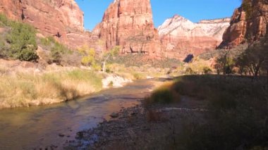 Red Rocks Zion Park ABD Utah ile şaşırtıcı sayısı dağlarda Shot alt kaydırma
