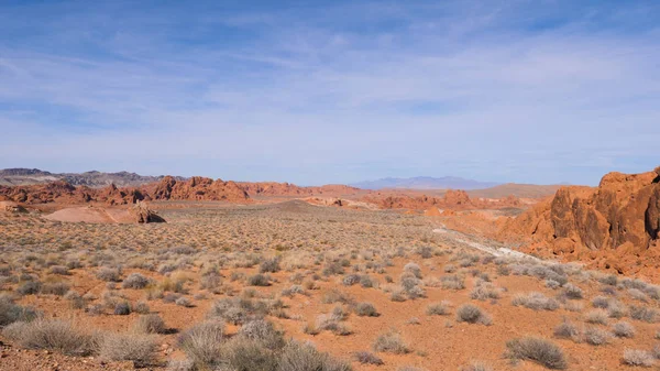Çöl kum ve kayalıklarla Red Rock Canyon Ulusal koruma