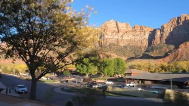 Zion Park, Utah ABD-Kasım 21,2017: Zion Park A görünümden araba